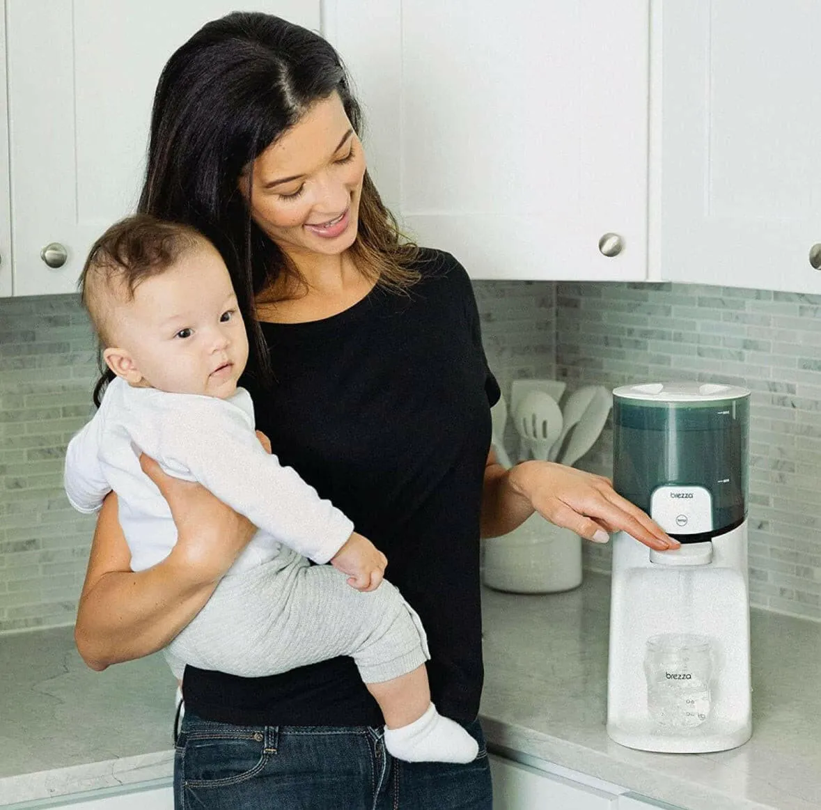 Baby Brezza Instant Warmer at Perfect Baby Bottle Temperature