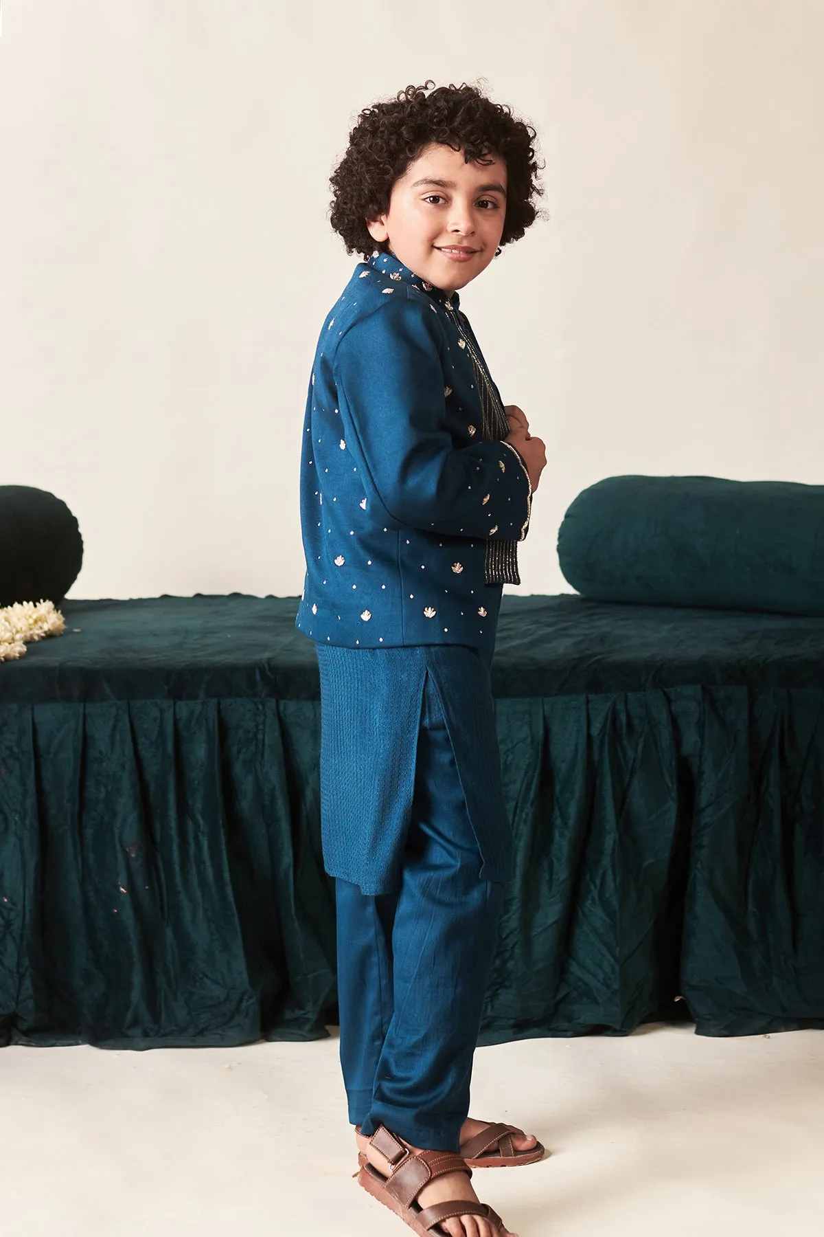 Masheer- Kurta Pyjama Set Of 2