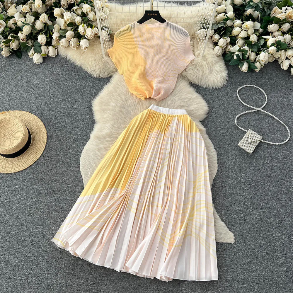 Women's Short-sleeved Top and High Waist Pleated Skirt Two-piece Outfit Set